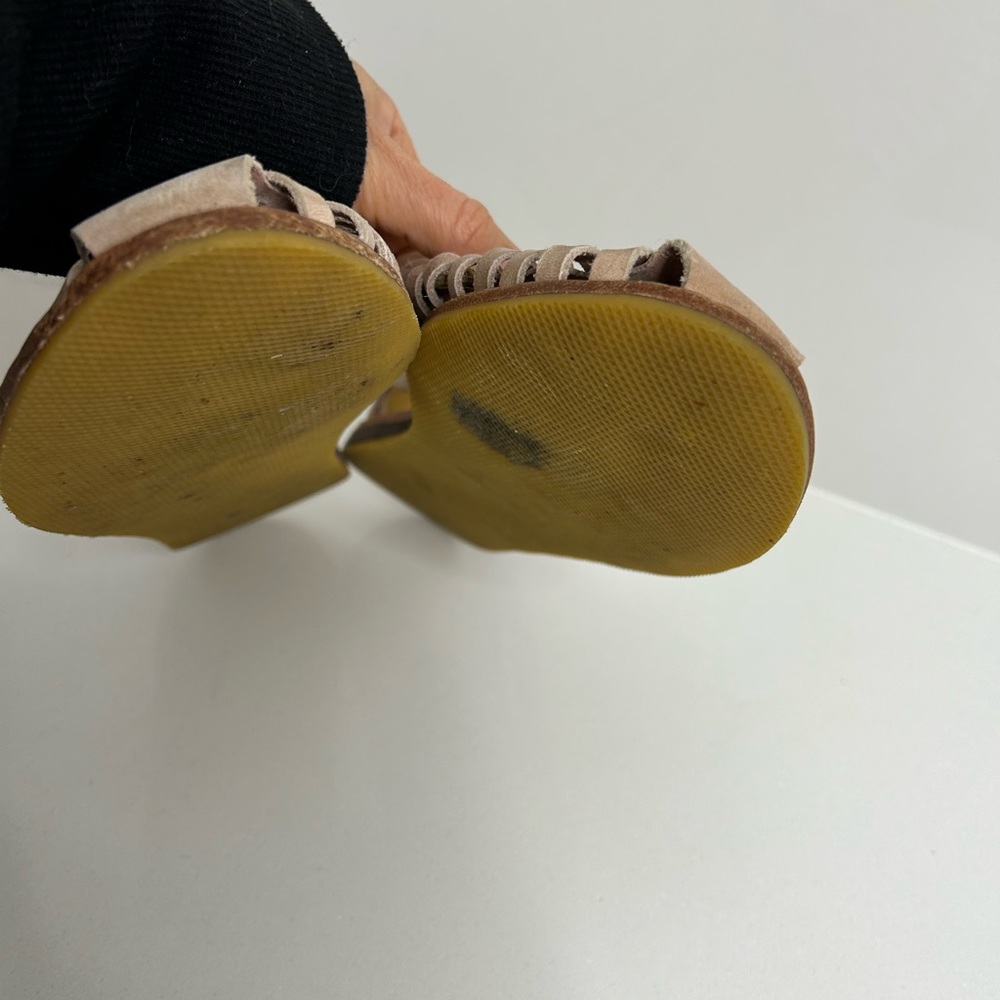 Nisolo Women's Tan Huarache Sandals - Picture 9 of 10